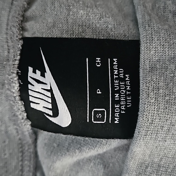 Nike Light Gray Women's Athletic Shorts - Picture 4 of 4